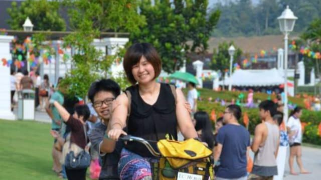 母亲马国土崩中罹难 儿子悲痛发文：来世还做您儿子