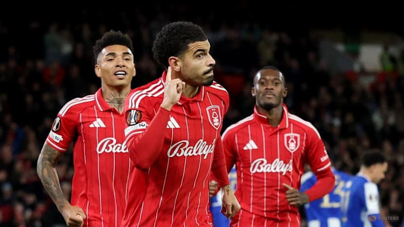Forest's winless streak ends as two penalties down Porto, Midtjylland stay perfect