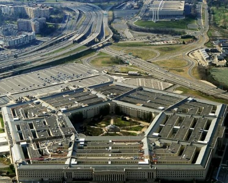 US air strikes target Iran-backed militias in Iraq, Syria