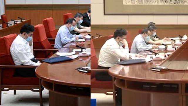 秦刚6月与会画面曝光 坐姿不正 无精打采