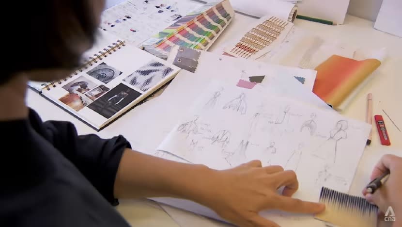 Jumlah lulusan reka bentuk fesyen di SG berkurangan; sekolah rancang tawar prospek lebih baik kepada pelajar