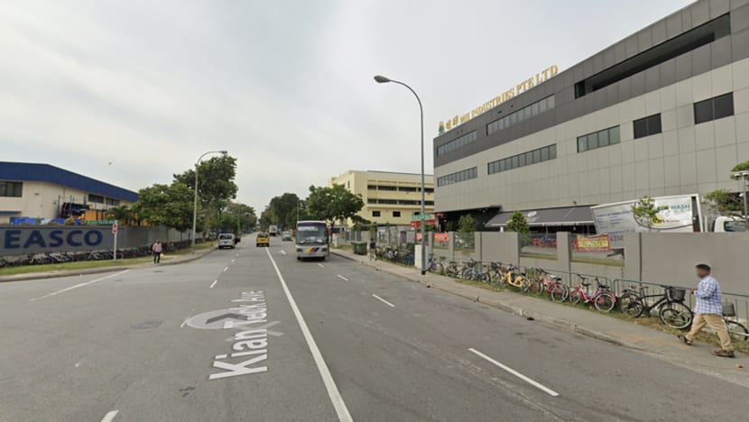 5 days’ jail for lorry driver who swerved to avoid cyclist and crashed into biker, causing brain injury