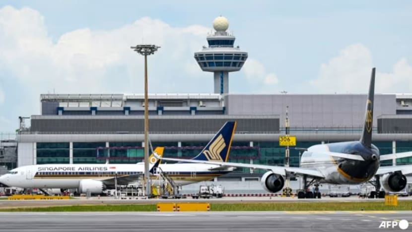 12 penerbangan dilencongkan dari Lapangan Terbang Changi kerana cuaca buruk 12 penerbangan dilencongkan dari Lapangan Terbang Changi kerana cuaca buruk