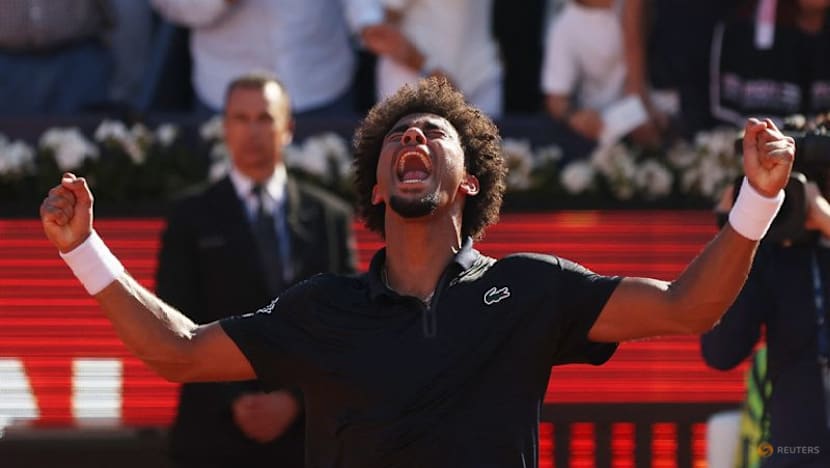 Fils powers past Rublev to win Barcelona Open