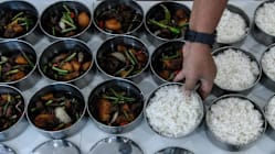 Juadah mangkuk tingkat mudahkan anak berbakti kepada ibu bapa sepanjang Ramadan