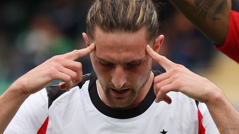 Milan boost Champions League charge with win at Verona