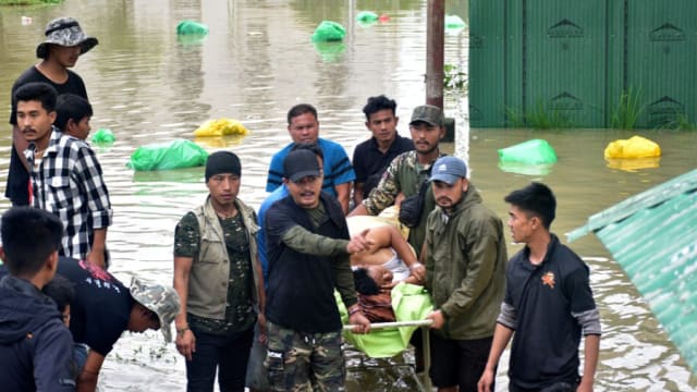 印度连降豪雨引发土崩 死亡人数攀升至34人