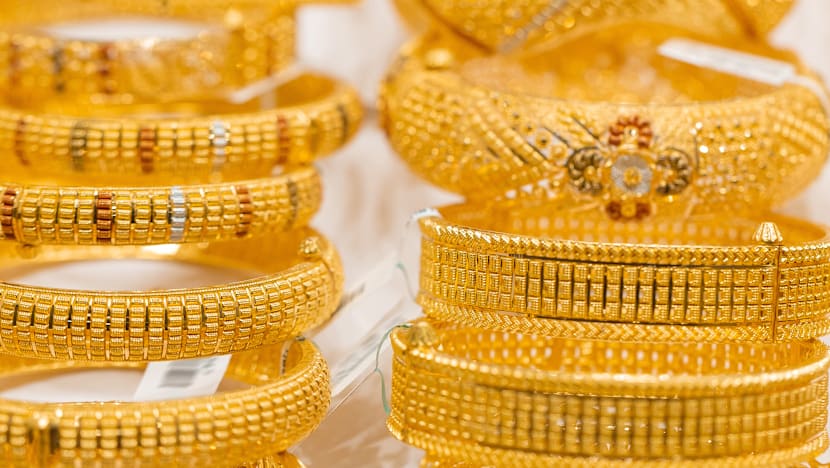 நகைக்கடையில் கொள்ளை - 15 வயது இளையர் கைது