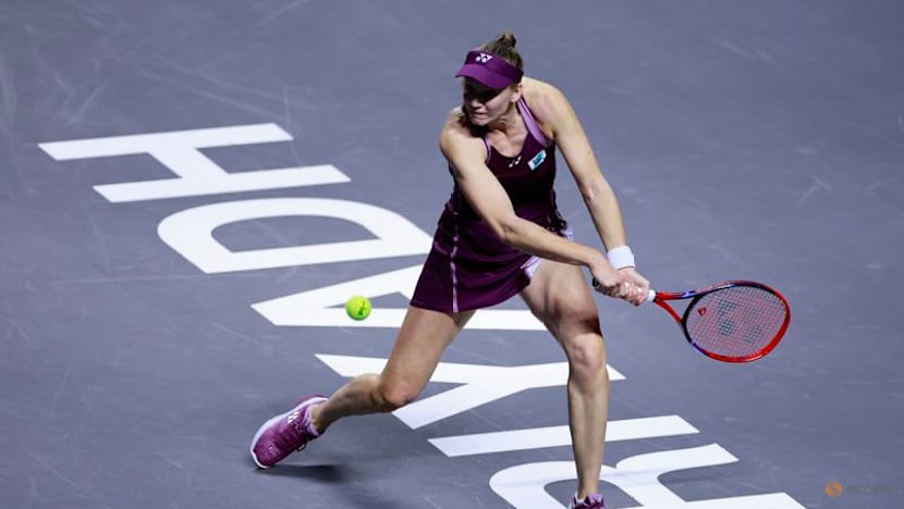 Rybakina downs Swiatek to enter semis, Anisimova beats Keys in WTA Finals