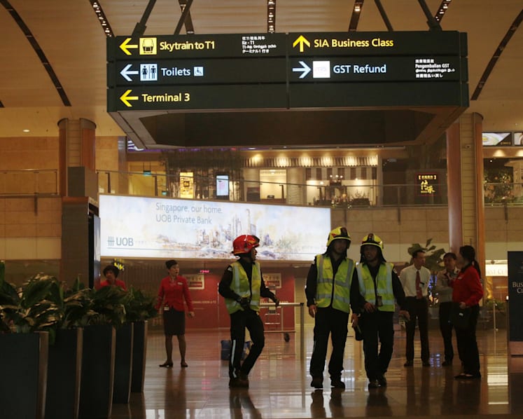 Fire at Changi T2 leaves thousands stranded