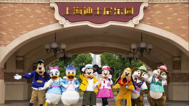 受疫情影响关闭两个月 上海迪士尼乐园后天恢复营业