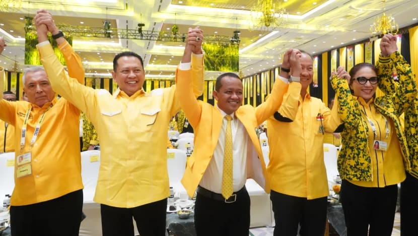 Analysis: Jokowi’s ally now leads Indonesia’s Golkar party. How may this benefit the outgoing president? Analysis: Jokowi’s ally now leads Indonesia’s Golkar party. How may this benefit the outgoing president?
