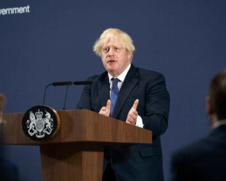 UK PM Johnson avoids quarantine after health minister catches COVID-19 