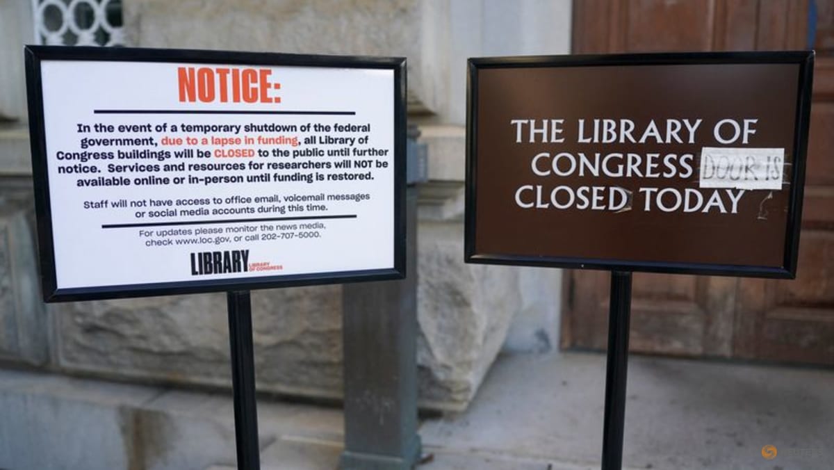White House says firings 'imminent' as plan to reopen government collapses