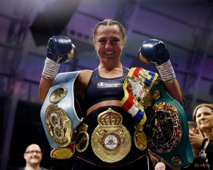 After becoming Britain's youngest undisputed champion, Scotney eager to start from scratch