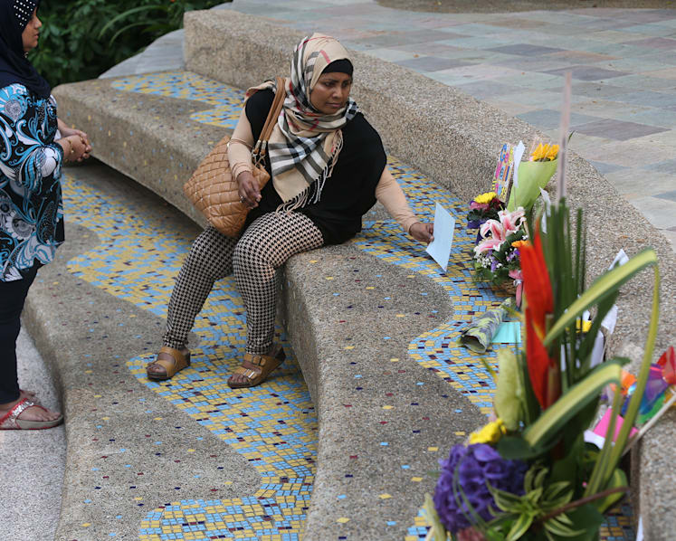 SGH sets up area for public to leave well-wishes and flowers for Mr Lee Kuan Yew