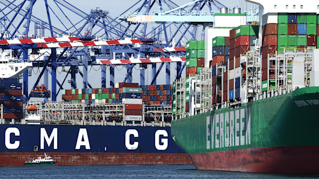 特朗普宣布把全球关税从10%上调至15%