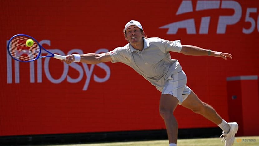 De Minaur knocked out in quarter-finals at Queen's Club