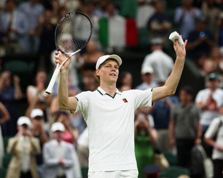Sinner sees off qualifier Mochizuki for Wimbledon quarter-final spot