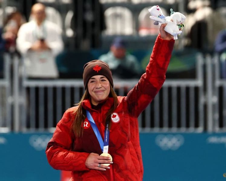Speed skating-Canadian Maltais credits winner Lollobrigida for pushing her to podium