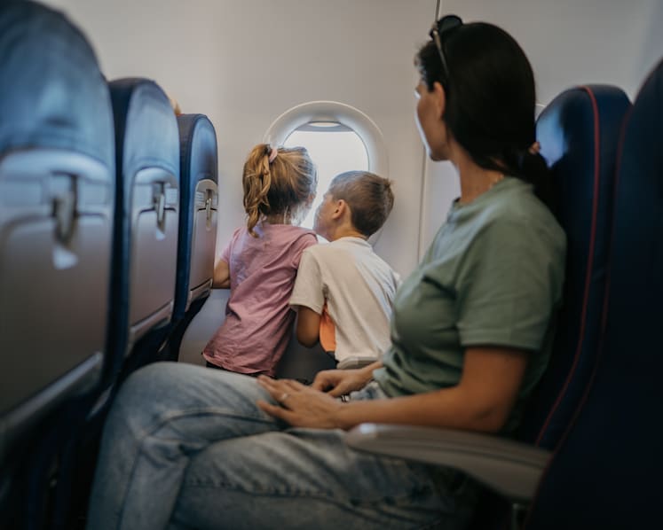 #trending: S'porean's lament on 2 dads who didn't help wives with screaming kids on flight sparks debate on equal parenting