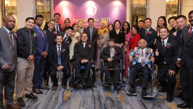 为社会行善 五人获颁新加坡沉默英雄奖