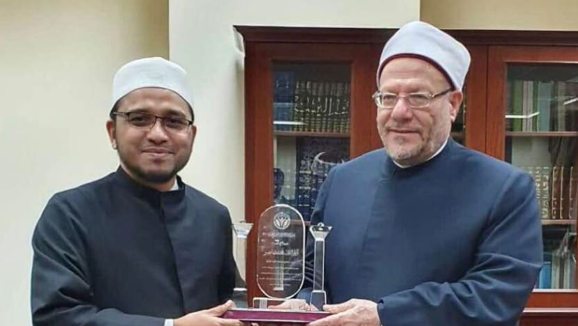 Jawatankuasa Fatwa SG terima Anugerah Imam Al-Qarafi; diiktiraf cemerlang tangani isu-isu kontemporari 