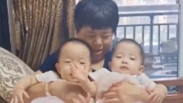 26岁儿车祸死 中国妇58岁产双胞胎找回生活意义