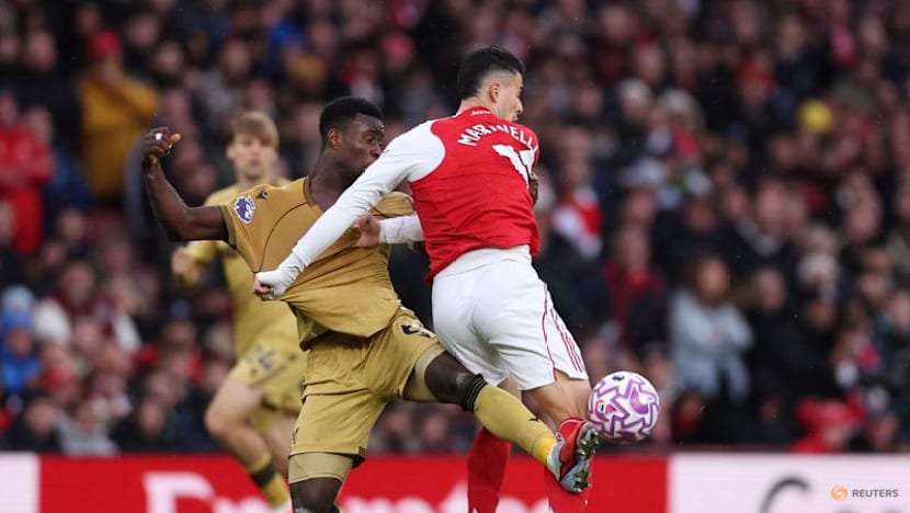 Arsenal go clear after win over Palace, Man City slip up at Villa