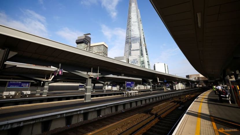 UK police investigating Islamophobic hack of Wi-Fi at train stations