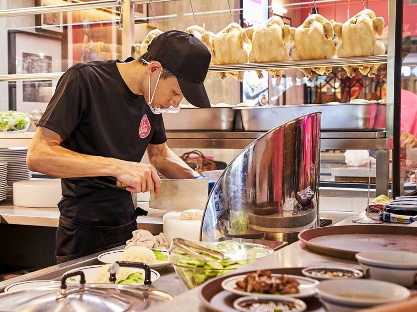 Thailand’s Go-Ang Pratunam Chicken Rice Vs Singapore's Hainanese Chicken Rice — Which Is Better? Thailand’s Go-Ang Pratunam Chicken Rice Vs Singapore's Hainanese Chicken Rice — Which Is Better?