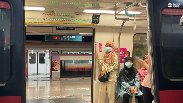 【直播】东西线列车服务恢复 一起到裕廊东站了解最新情况