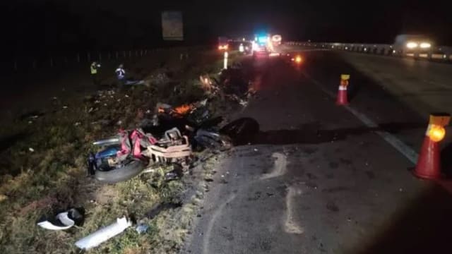 停在紧急道等同伴  新加坡骑士马国被撞酿二死四伤