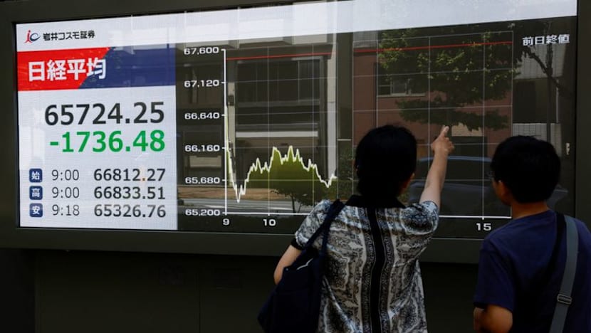 Shares, oil dip as US sanctions on Iran loom