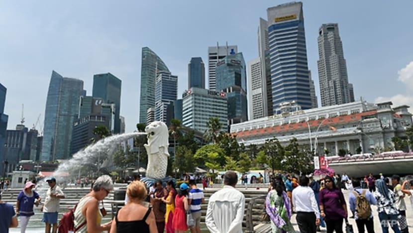 Makin ramai pelancong kunjungi S'pura; tapi kurang berbelanja Makin ramai pelancong kunjungi S'pura; tapi kurang berbelanja