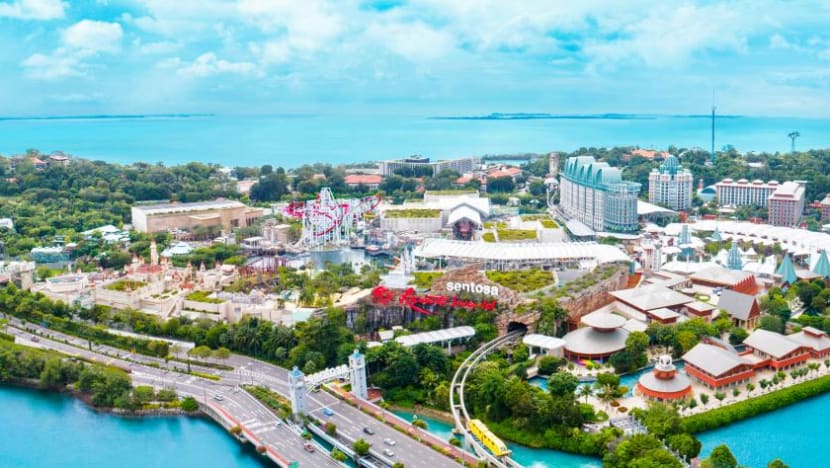 Commentary: While everyone flies off for the holidays, I’m taking it slow and staying in Singapore Commentary: While everyone flies off for the holidays, I’m taking it slow and staying in Singapore