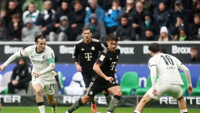 Bayern cruise past Gladbach to extend perfect start