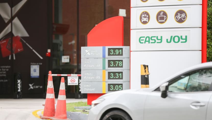Fuel pump prices reach new high, breach S$4 mark for the first time