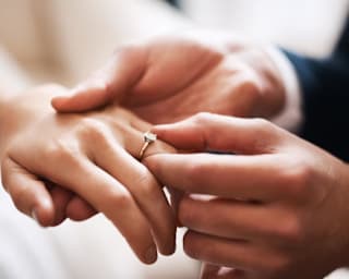 Marriages in Singapore dip by 6.2% in 2025, couples having children later