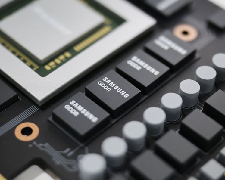 Samsung CEO seeks multi-year chip contracts with major customers