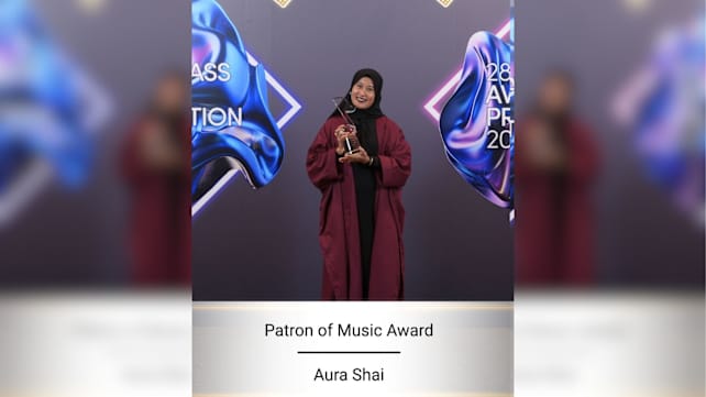 Penyampai radio WARNA 94.2 Aura Shai terima Anugerah Patron Muzik COMPASS, sumbangan martabatkan muzik tempatan