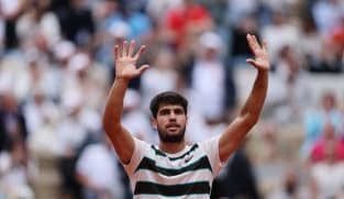 Alcaraz strolls into French Open second round