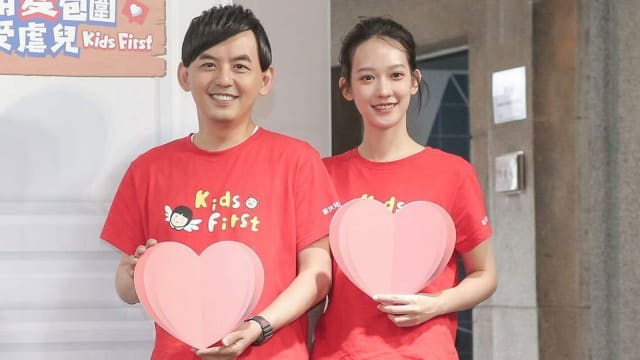 坏人只能苟延残喘地活着？黄子佼、孟耿如悠闲喝咖啡、散步，让#MeToo吹哨者不满！