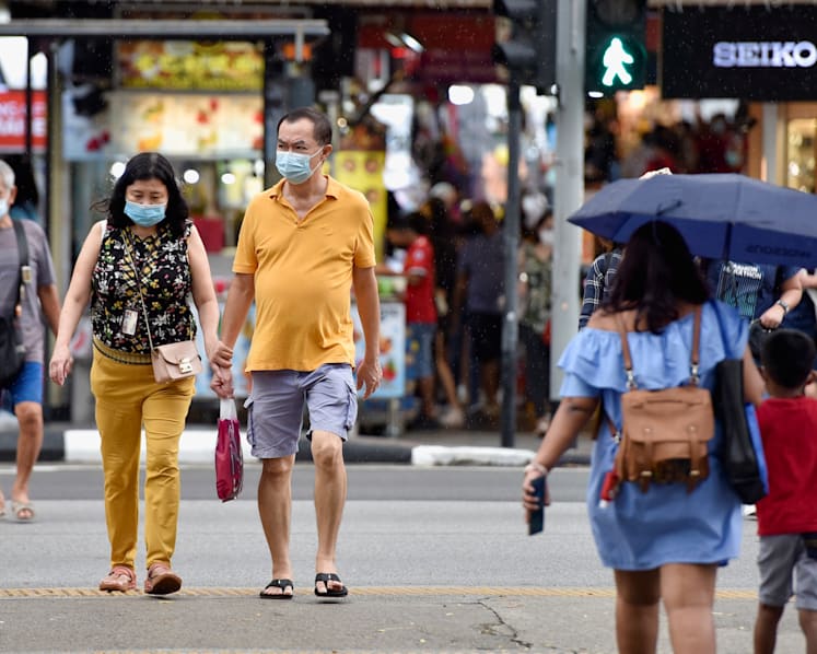 Covid-19: 1,090 new cases and 3 more deaths in Singapore; weekly infection growth rate at 0.74