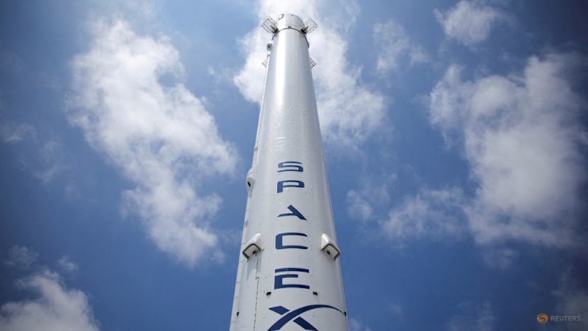 SpaceX shifts focus from Mars to Moon, Musk says