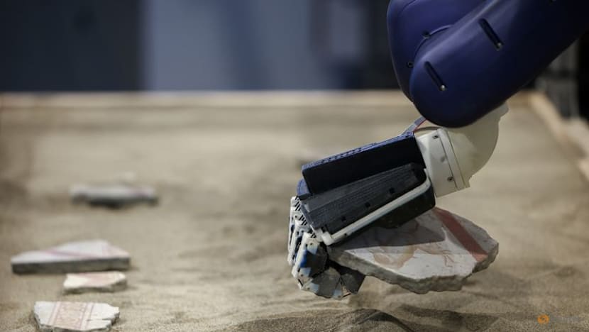Putting Pompeii's pieces together, with the help of a robot