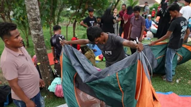 马国126名罗兴亚难民聚集联合国难民署外 警方展开迁离筛查