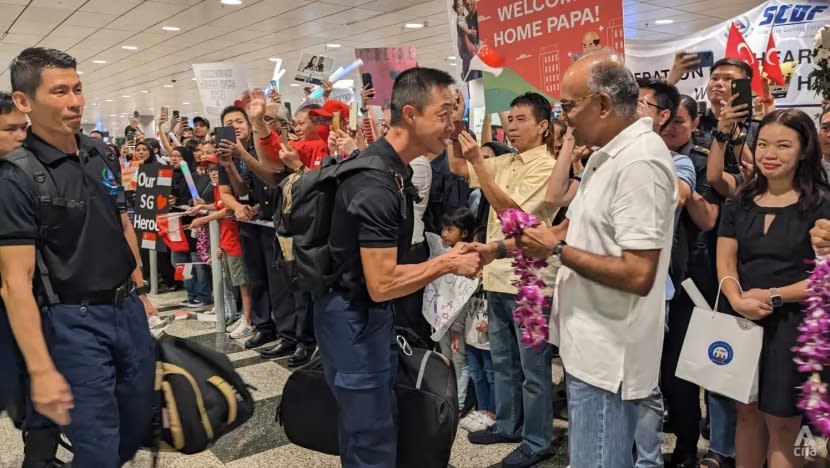 Kontinjen Operasi Lionheart SCDF disambut sebagai wira selepas operasi menyelamat di Turki Kontinjen Operasi Lionheart SCDF disambut sebagai wira selepas operasi menyelamat di Turki