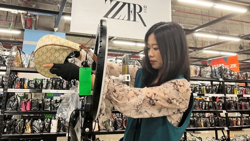 China's livestreaming attracts young hopefuls as competition grows China's livestreaming attracts young hopefuls as competition grows