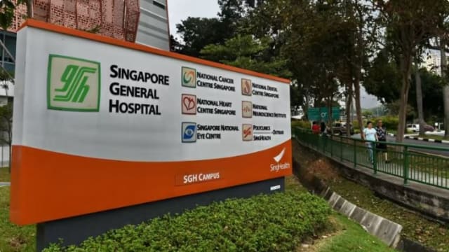 接种疫苗后现严重不良反应 前护士留院逾百天后需供氧坐轮椅